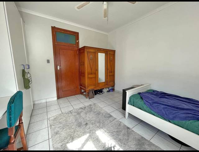 508M² BUILDING FOR SALE IN COLBYN